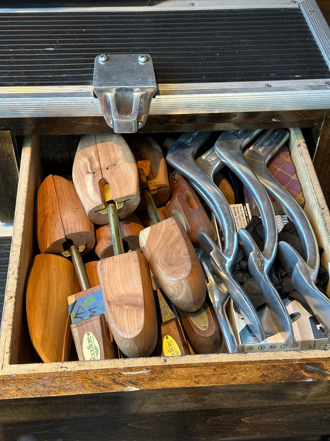 Benefits of Cedar Shoe Tress